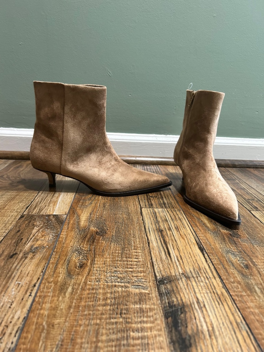 Pointed toe boot - Picture 2 of 3
